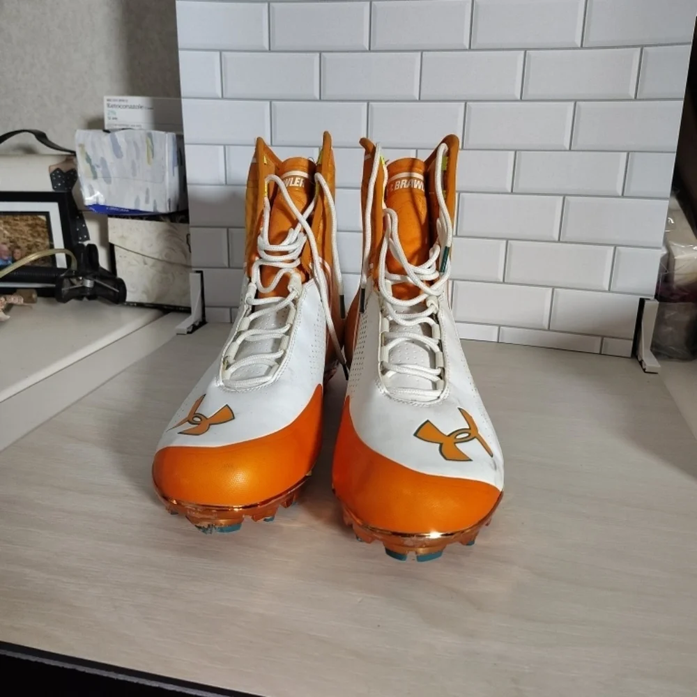 Under Armour Bold Orange and White Sports Cleats Size 13